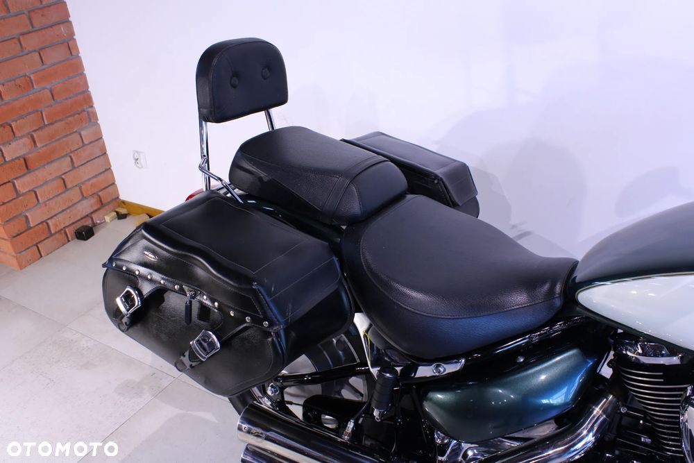 Suzuki Intruder - 14