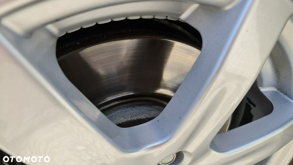 Volkswagen Touran - 40