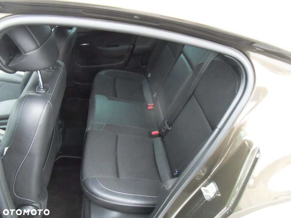 Citroën DS4 e-HDi 110 SoChic - 11