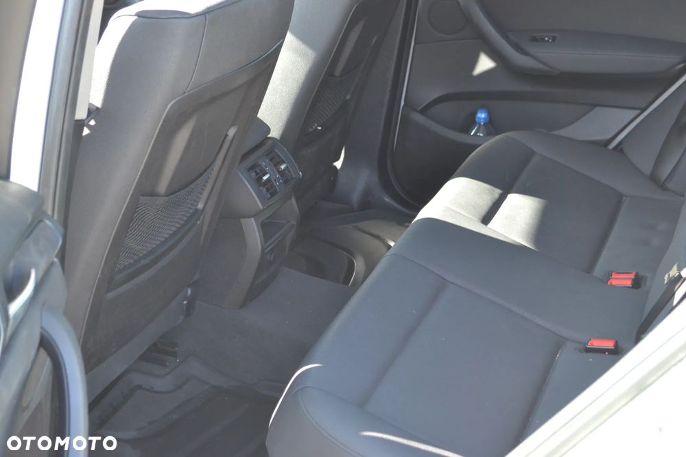 BMW X3 xDrive28i xLine - 16