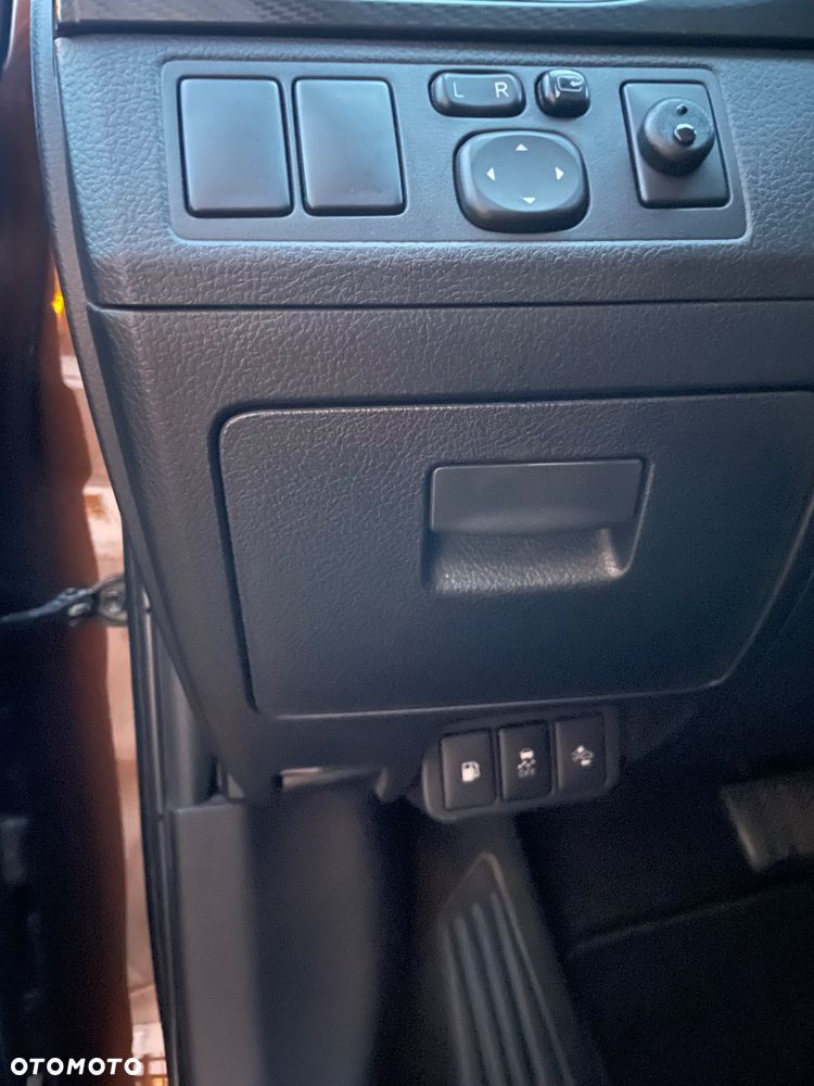 Toyota Avensis 2.0 Premium MS - 13