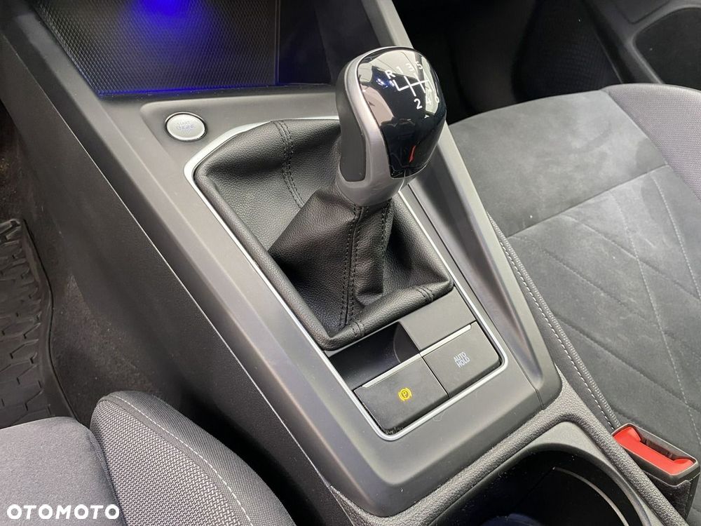 Volkswagen Golf - 19