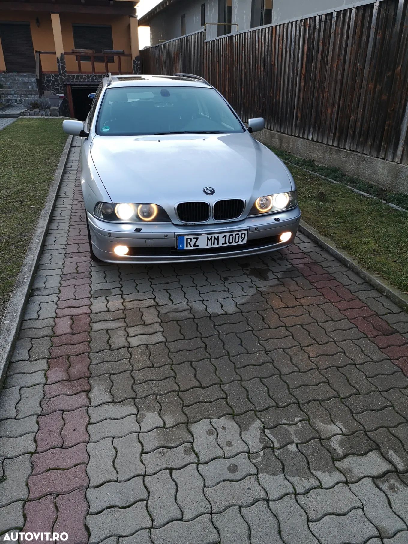 BMW Seria 5 530i Touring - 1