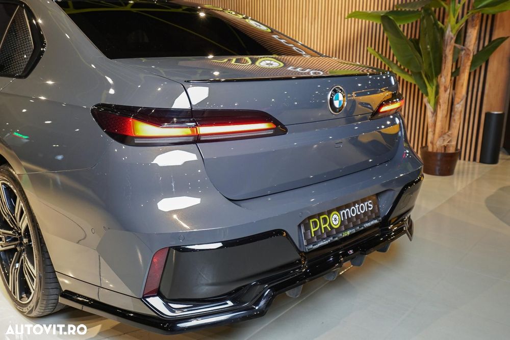 BMW Seria 7 740d xDrive MHEV - 16