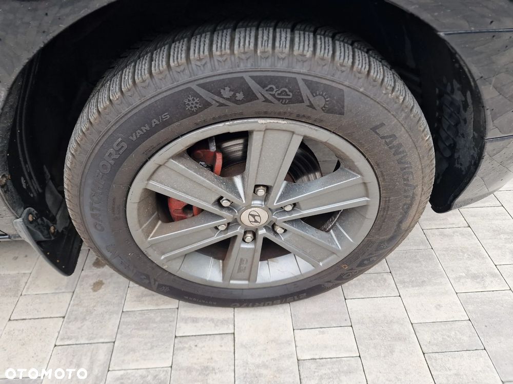 Hyundai H-1 2.5 CRDi Travel Comfort - 24