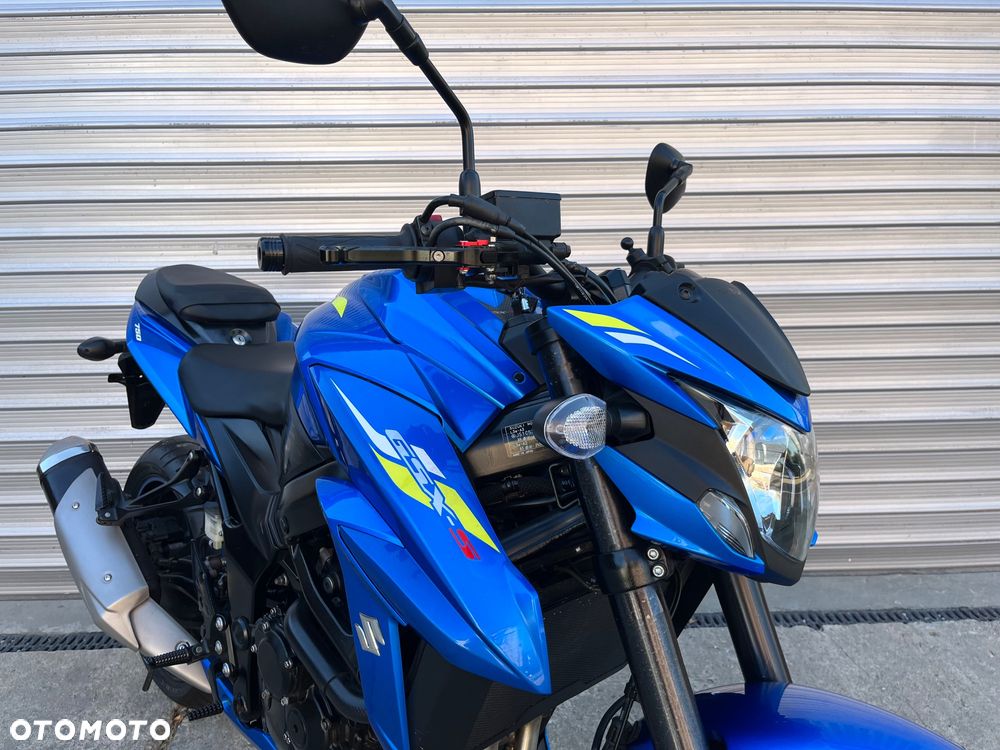 Suzuki GSX - 20
