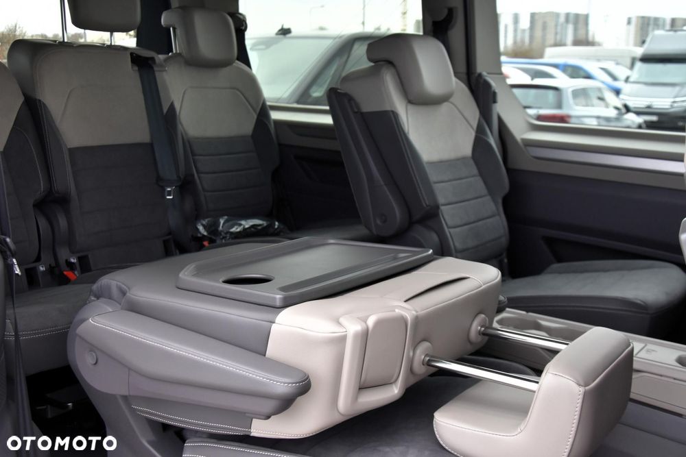 Volkswagen Multivan - 12