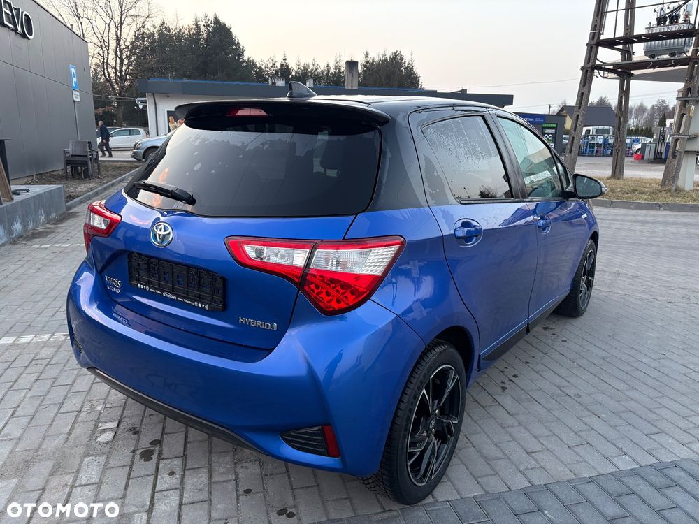 Toyota Yaris Hybrid 100 Selection Passion - 7