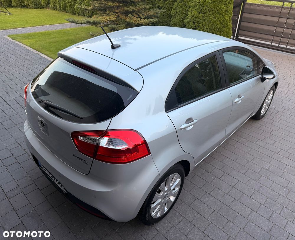 Kia Rio 1.2 Attract - 12