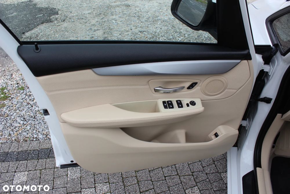 BMW Seria 2 218d Luxury Line - 16