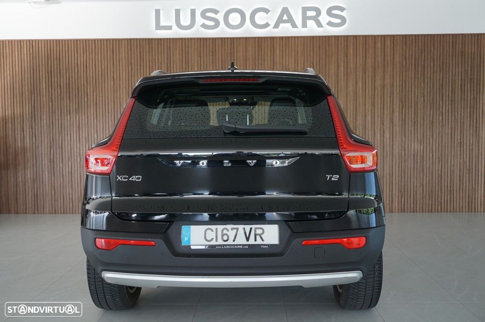 Volvo XC 40 T2 Momentum Pro - 37