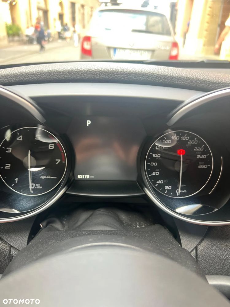 Alfa Romeo Giulia 2.0 Turbo Veloce Q4 - 13
