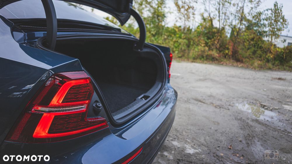 Volvo S60 B5 B AWD Plus Dark - 11