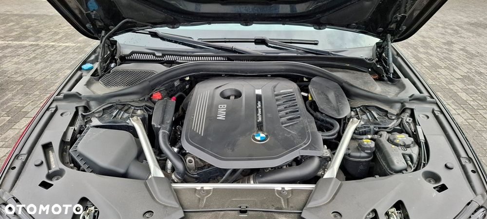 BMW Seria 5 540i GPF xDrive - 33