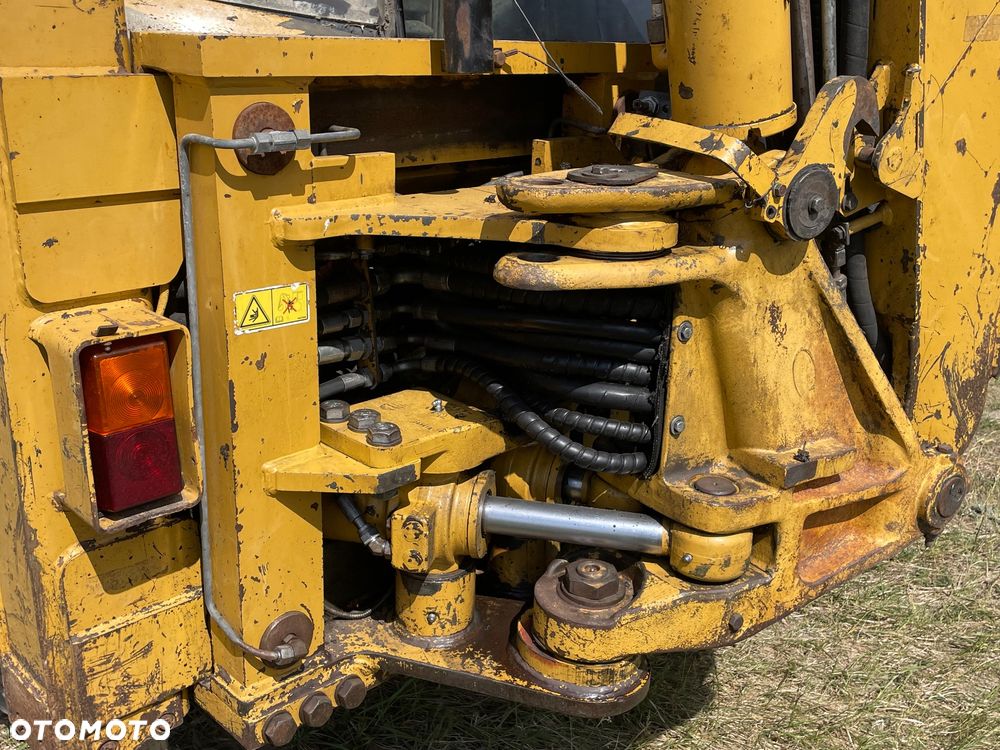Caterpillar 432D - 9