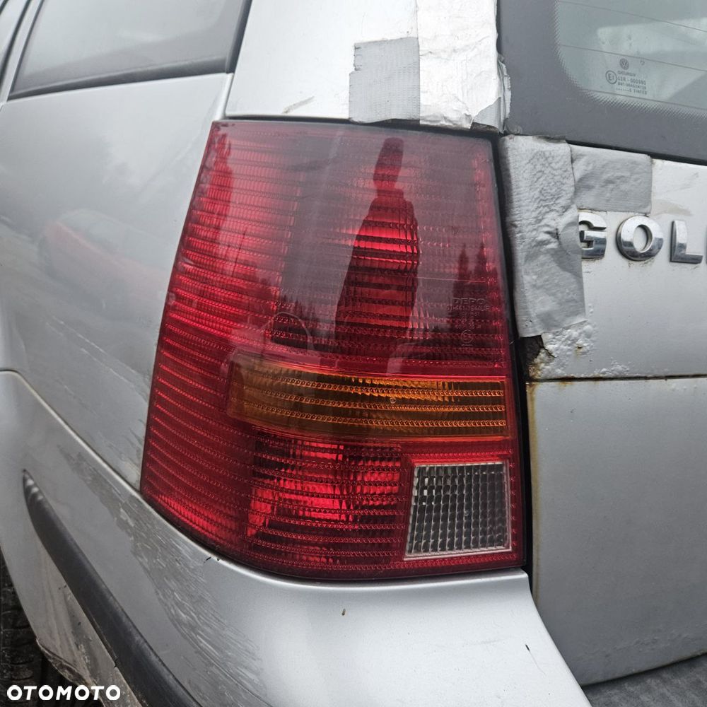 Lampa / lampy / tył / prawa lewa / Volkswagen Golf IV (kombi)