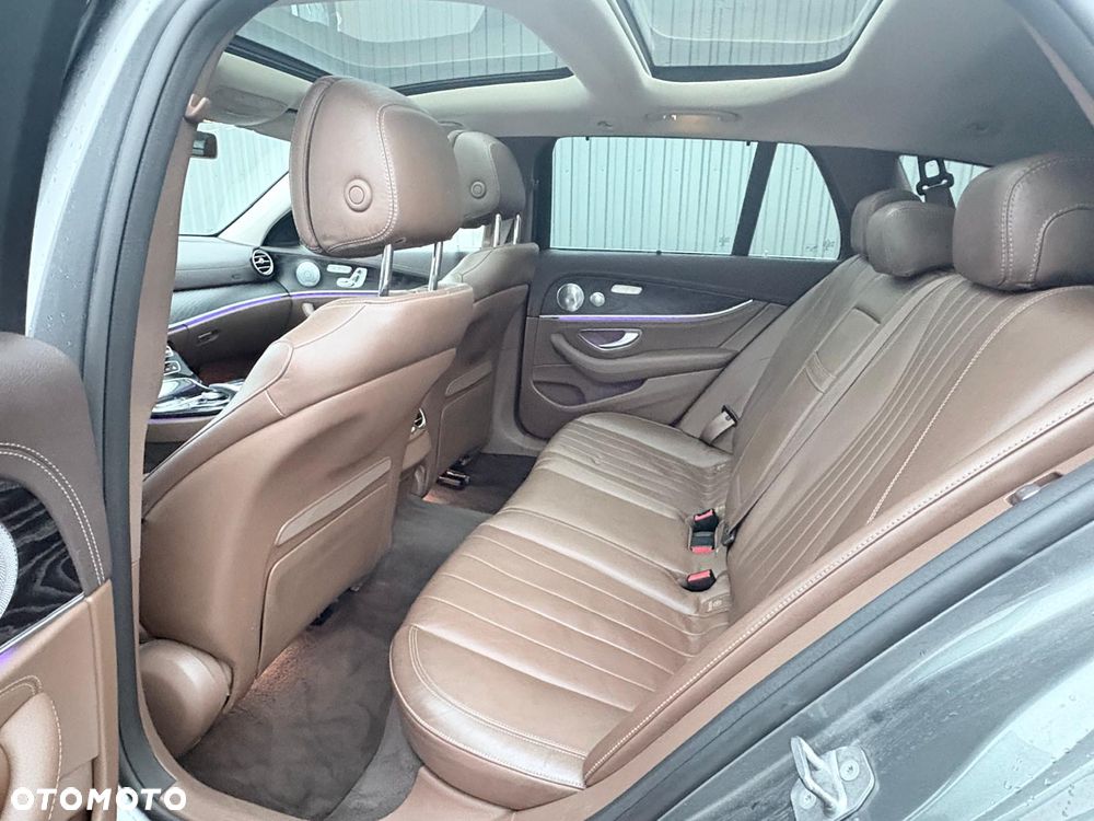 Mercedes-Benz Klasa E 400 7G-TRONIC - 13