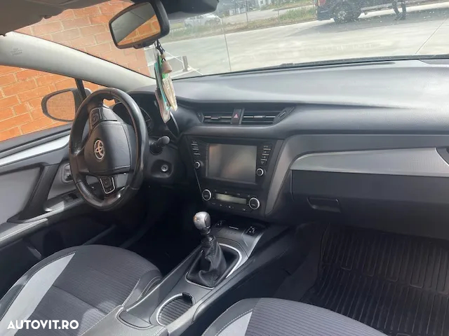 Toyota Avensis 1.8 Executive - 16