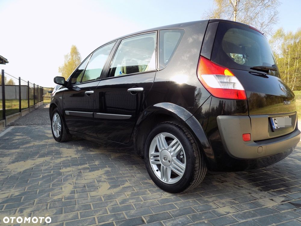 Renault Scenic 1.6 16V Luxe Privilege - 4