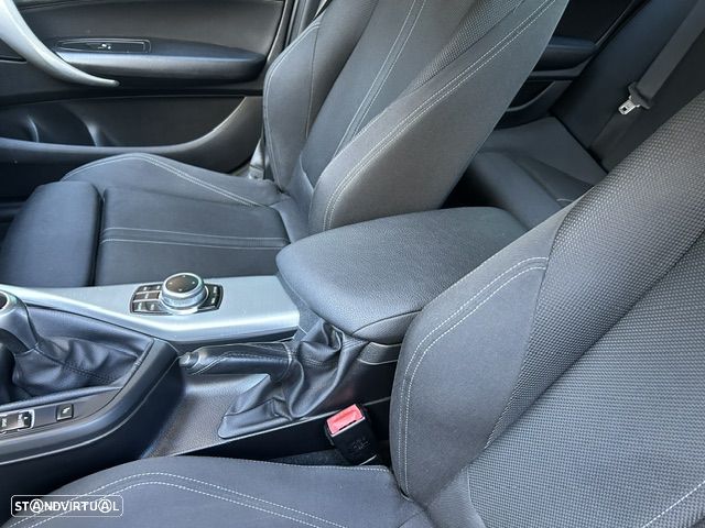 BMW 116 d Line Sport Shadow — fotografia 15