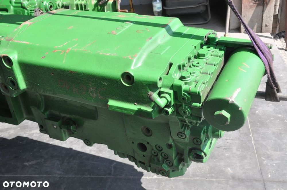 SKRZYNIA BIEGÓW JOHN DEERE 6410 NR L150672 / L150671 - 2
