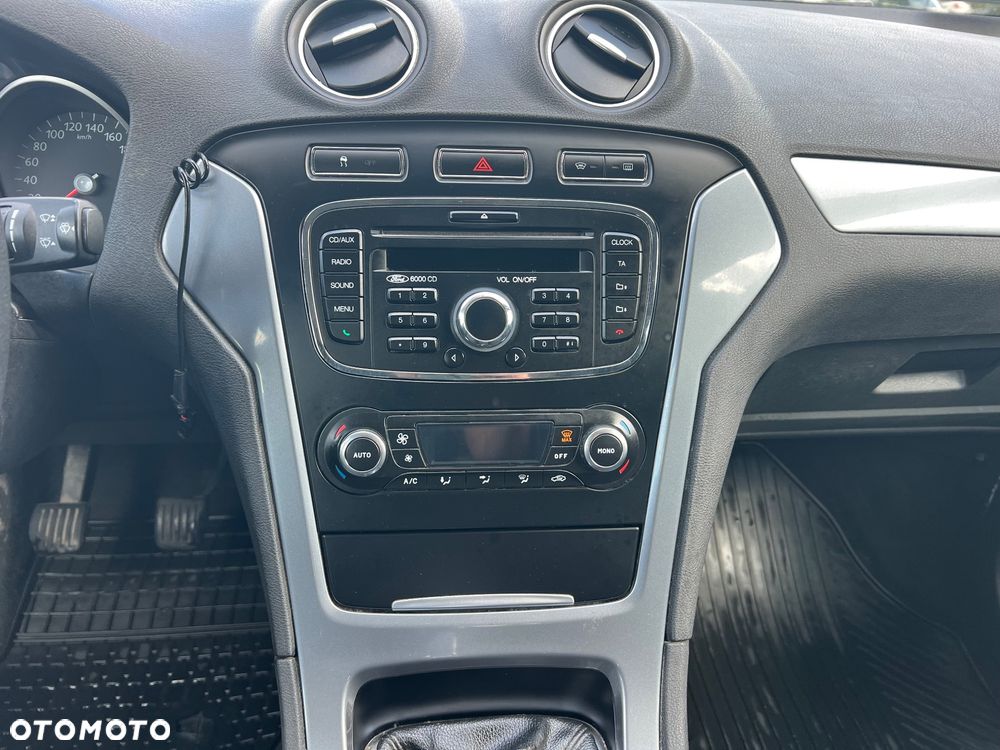Ford Mondeo 2.0 TDCi Ambiente - 13