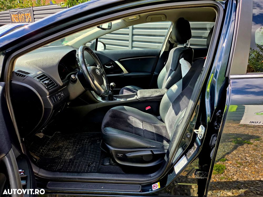 Toyota Avensis - 17
