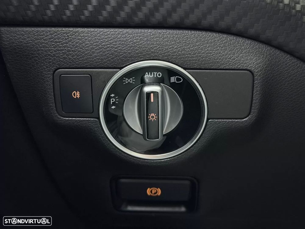 Mercedes-Benz A 180 d AMG Line Aut. — fotografia 29