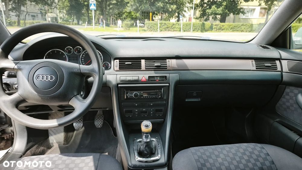 Audi A6 Limousine 2.4 - 7