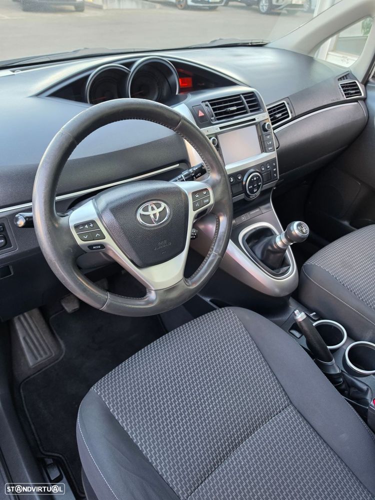 Toyota Verso 1.6 D-4D Comfort - 21