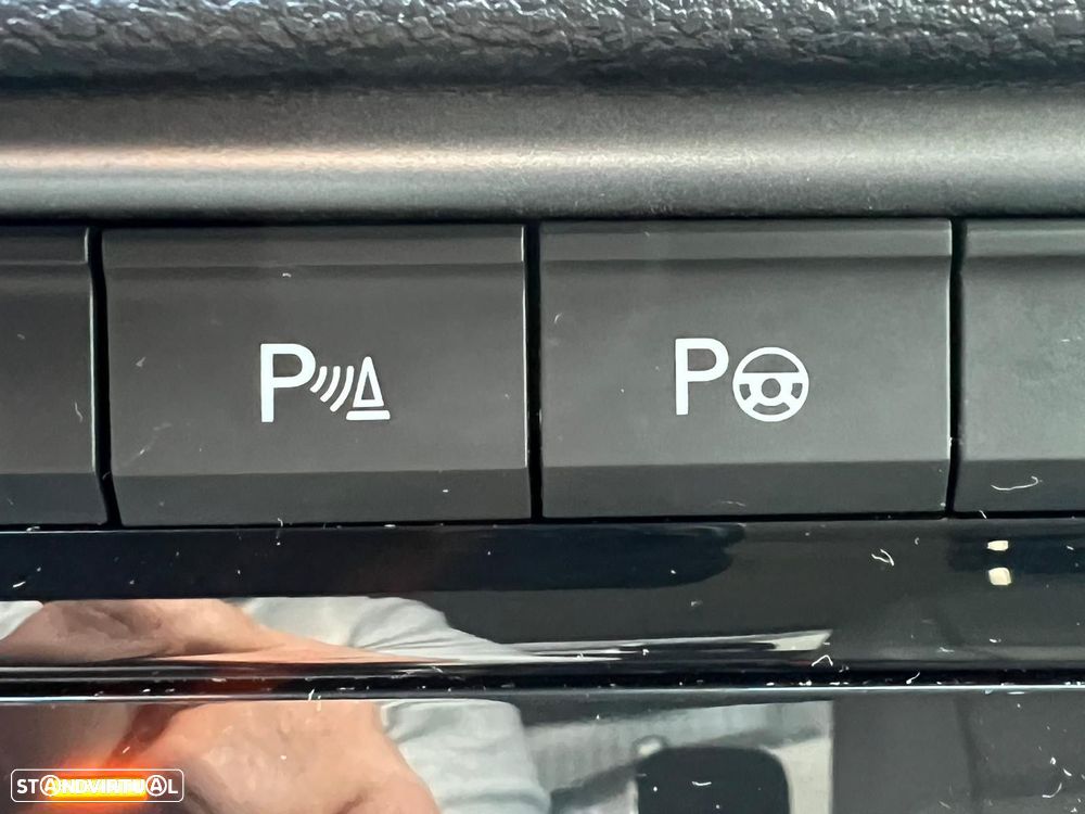 VW T-Roc 1.0 TSI Life - 24