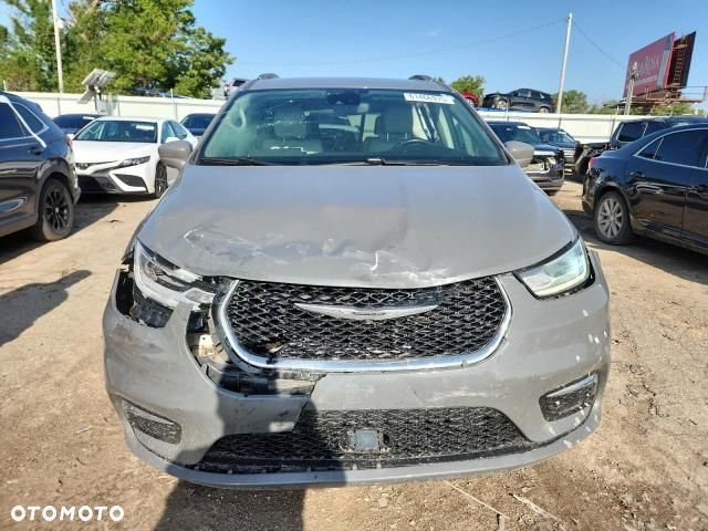 Chrysler Pacifica - 5