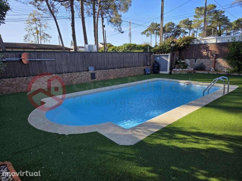 Moradia ou Hostel de Alojamento Local, na Charneca da Caparica - Grande imagem: 4/39