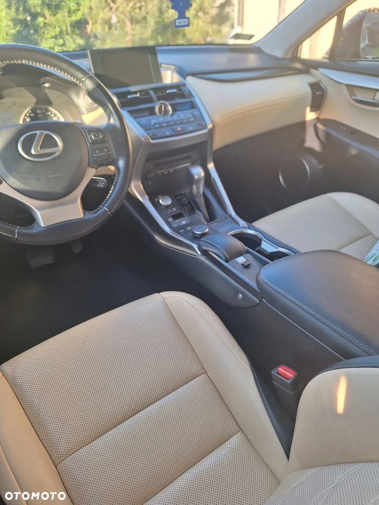 Lexus NX 200t Comfort AWD - 10