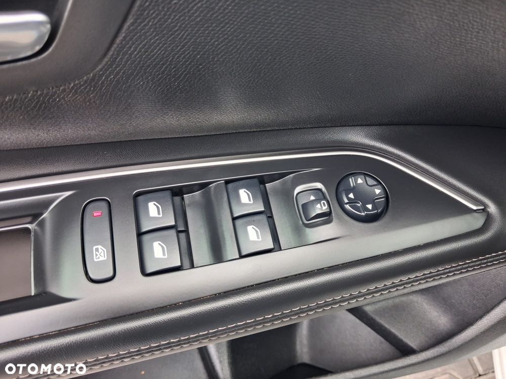 Peugeot 5008 PureTech 130 EAT8 Stop & Start Allure Business-Paket - 23
