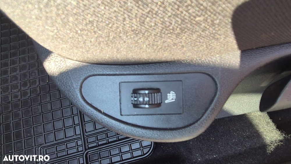 Peugeot 308 HDi FAP 110 Family - 17