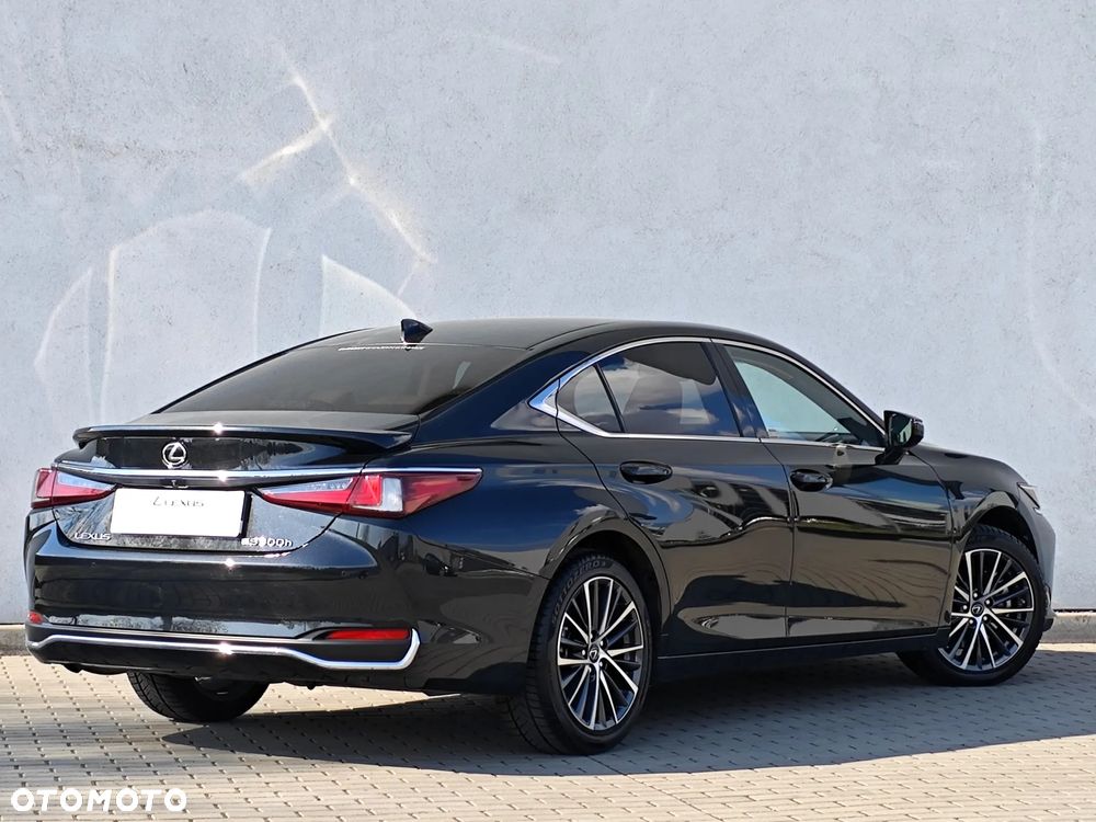 Lexus ES 300h Business Edition - 6