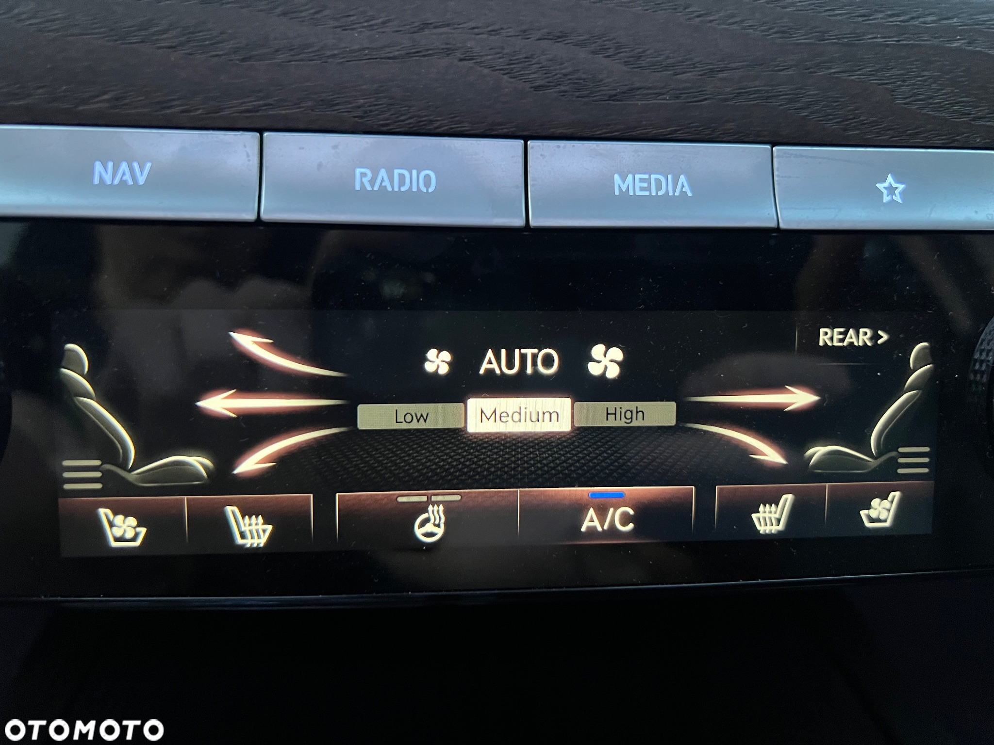 Genesis G80 - 25