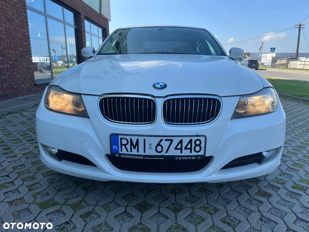 BMW Seria 3 318i - 26