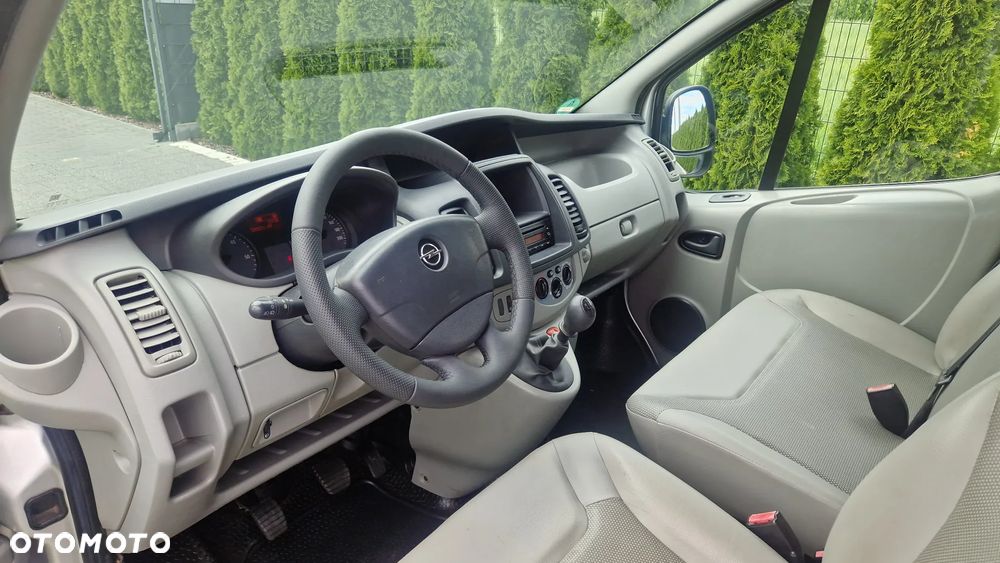 Opel Vivaro - 8