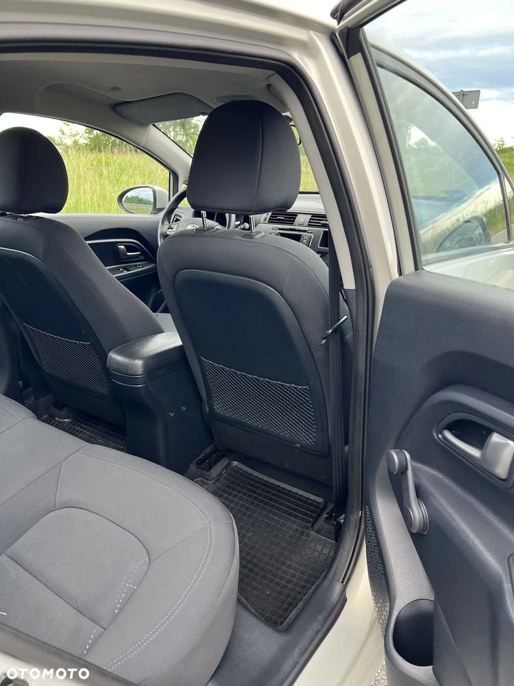 Kia Rio - 19