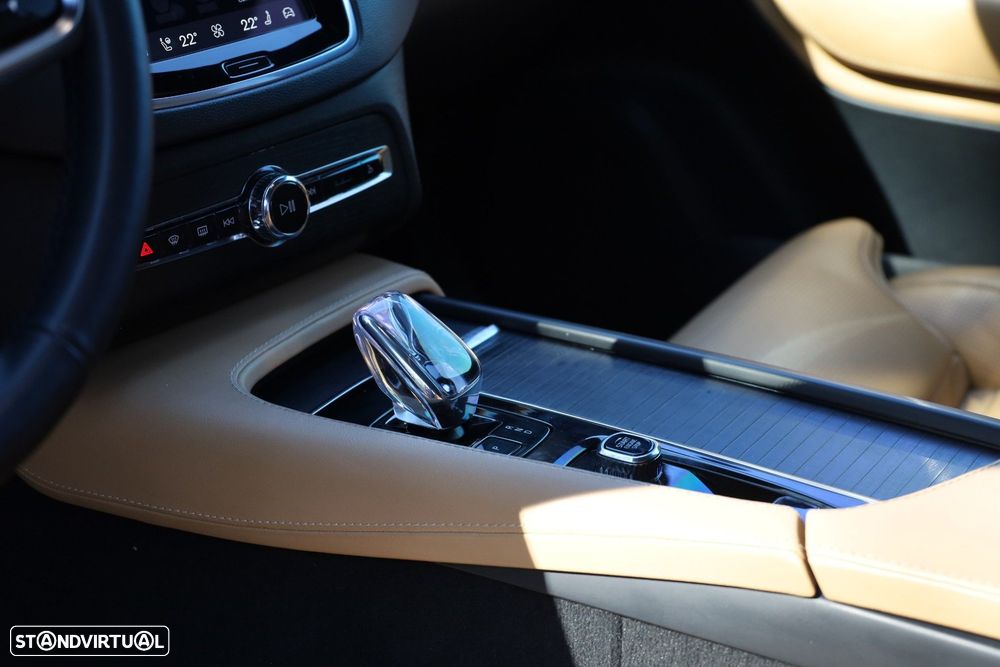 Volvo XC 90 2.0 T8 PHEV Ultra Dark AWD - 19