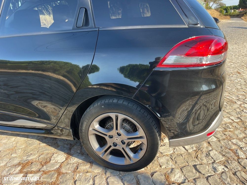 Renault Clio Sport Tourer 0.9 TCE GT Line - 11