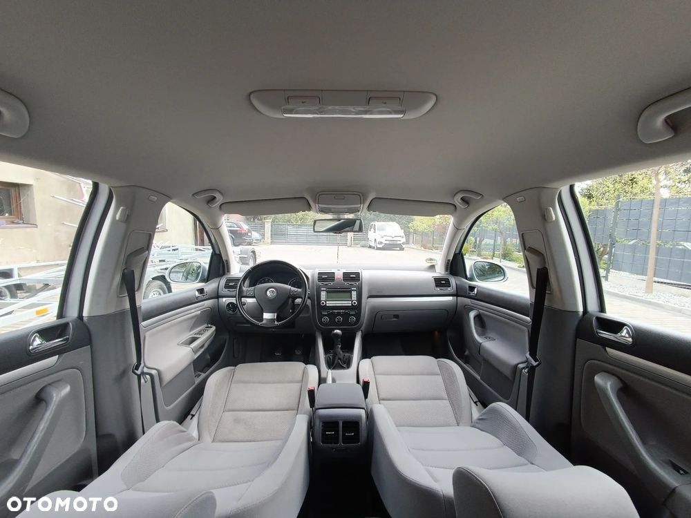 Volkswagen Golf 1.6 FSI United - 16