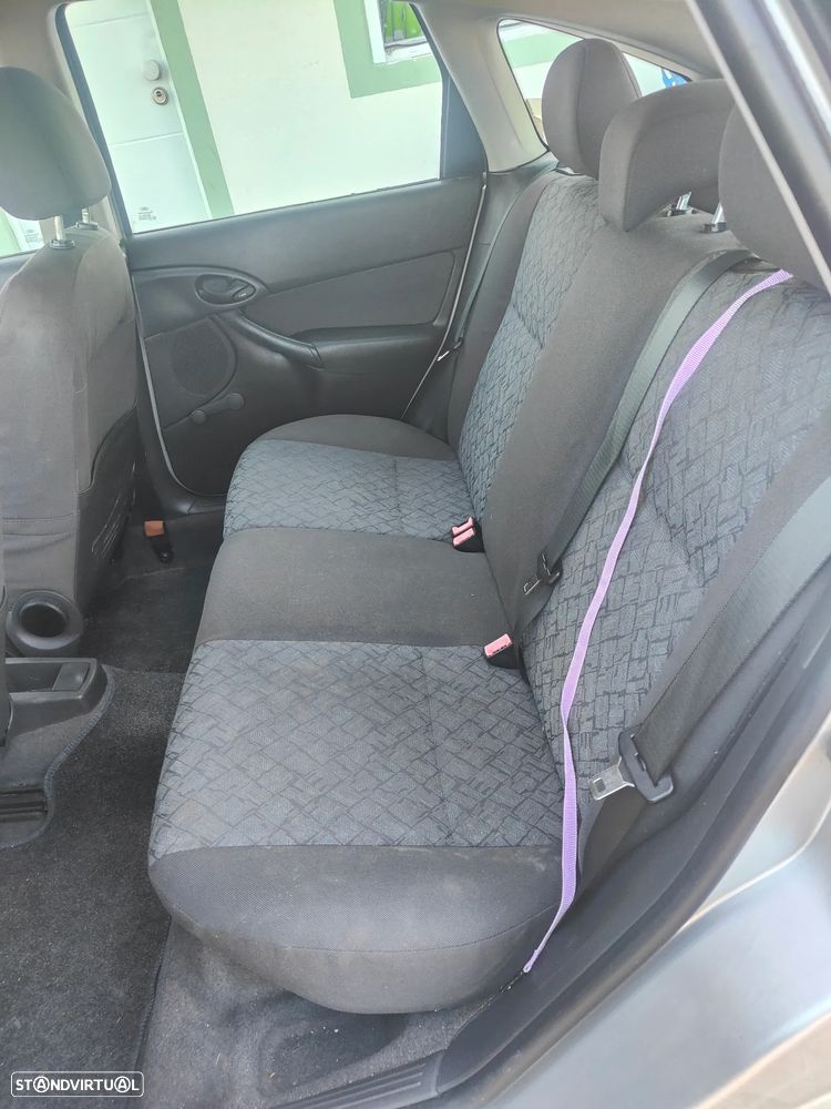 Ford Focus - 8