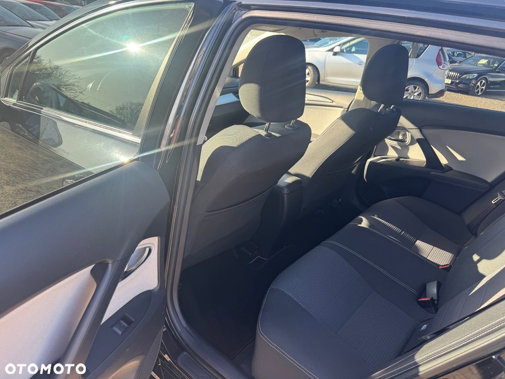 Toyota Avensis 2.0 D-4D Active Business - 6