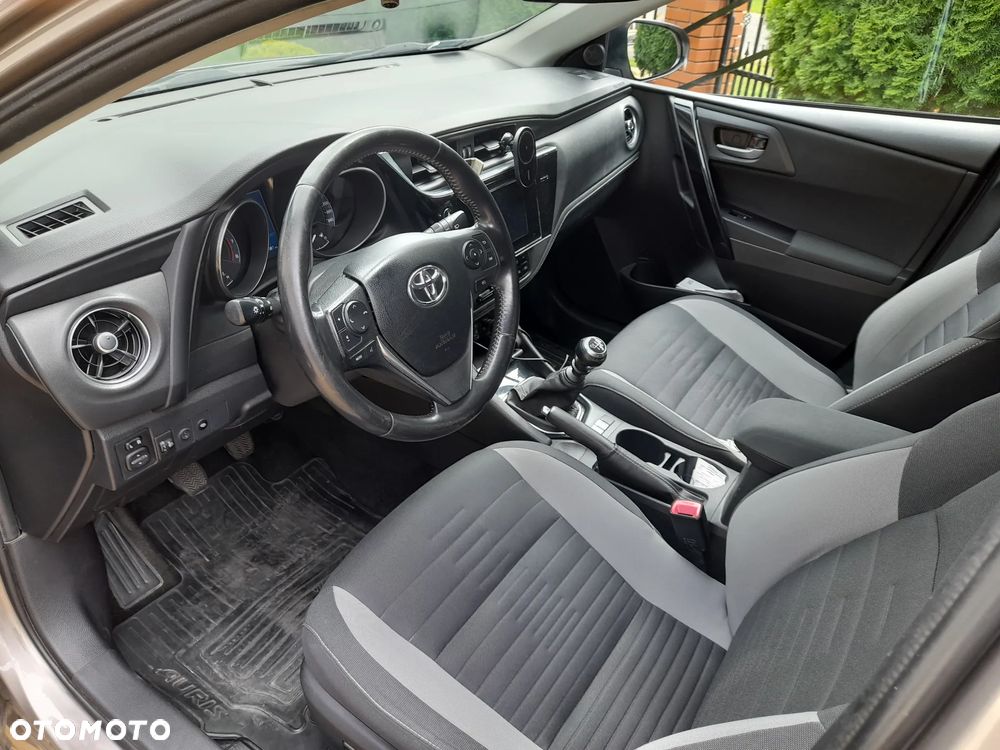 Toyota Auris 1.6 Premium Comfort - 18