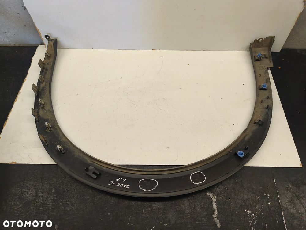 LISTWA NAKŁADKA BŁOTNIKA LEWY PRZÓD 9825736480 PEUGEOT 2008 II - 3