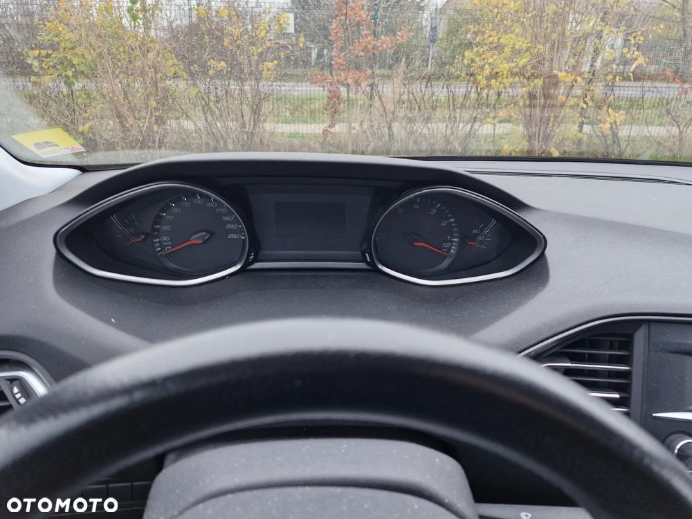 Peugeot 308 1.6 THP Access - 9