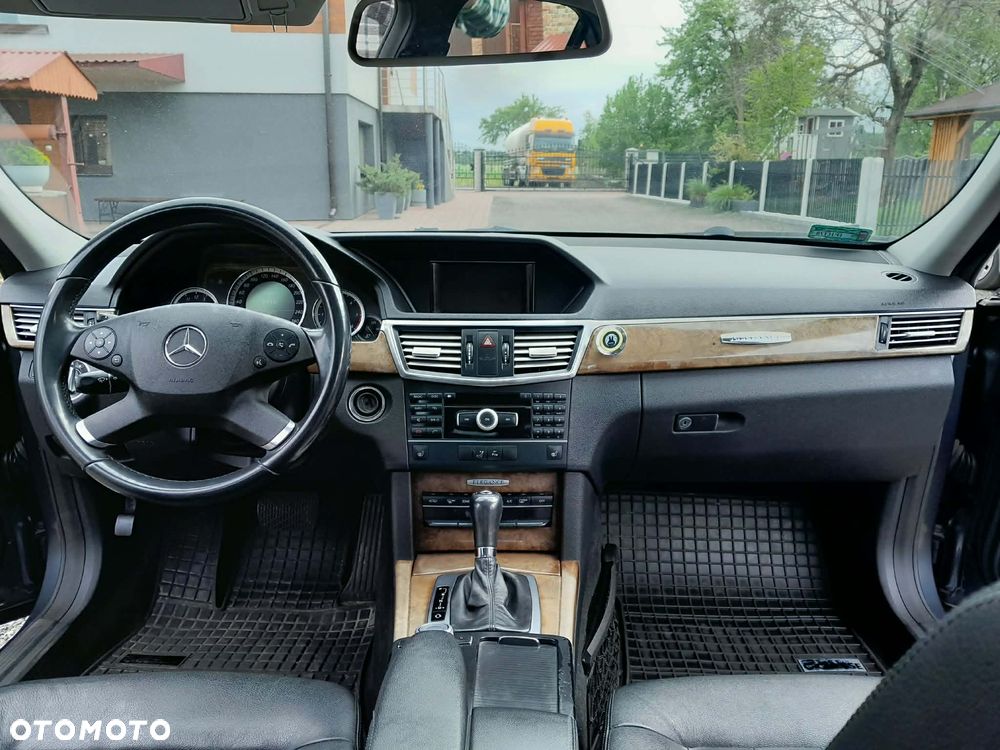 Mercedes-Benz Klasa E 250 CDI DPF BlueEFFICIENCY 7G-TRONIC Elegance - 12